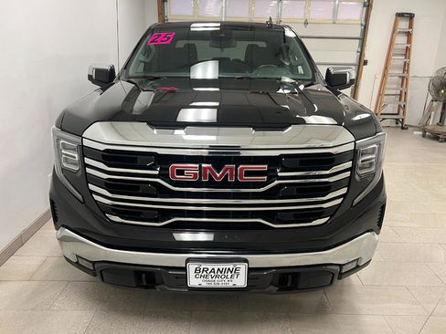 Used 2025 GMC Sierra 1500 SLT AWD/4WD image 18