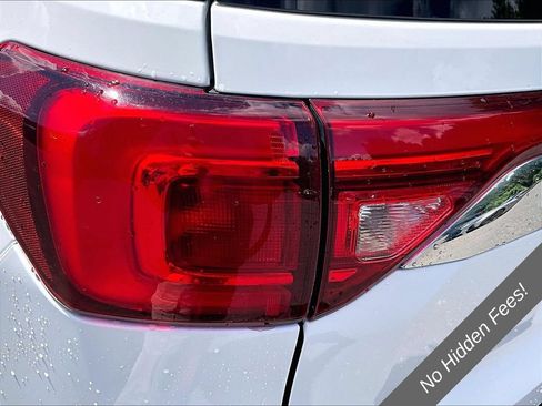 Used 2019 GMC Acadia SLE AWD/4WD image 25