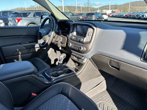 Used 2022 Chevrolet Colorado Z71 w/ Z71 Midnight Edition image 17
