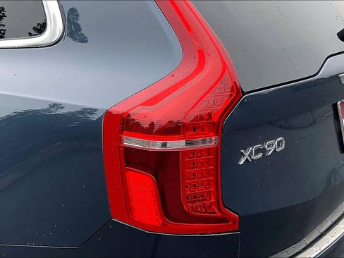 Used 2024 Volvo XC90 B6 Ultimate w/ Protection Package Premier image 33