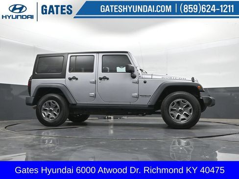 Used 2015 Jeep Wrangler Unlimited Rubicon w/ Max Tow Package AWD/4WD image 29