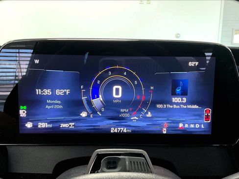 Used 2024 Chevrolet Traverse RS AWD/4WD image 15