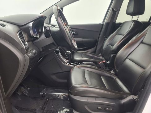 Used 2017 Chevrolet Trax Premier w/ Driver Confidence II Package image 23