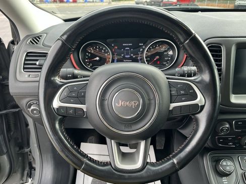 Used 2020 Jeep Compass Trailhawk image 12