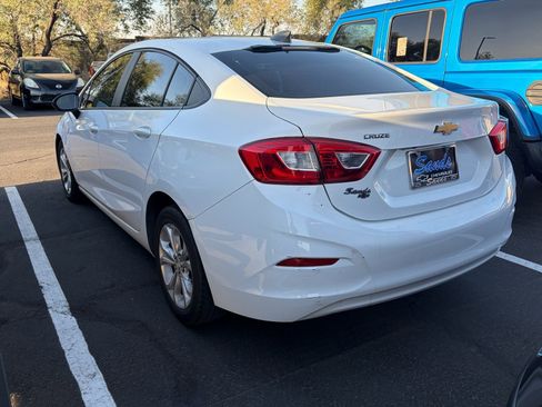 Used 2019 Chevrolet Cruze LS w/ LS Convenience Package image 4