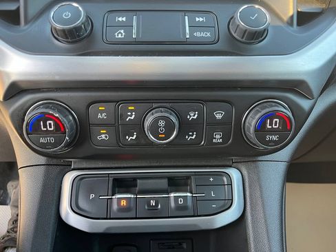 Certified 2023 GMC Acadia SLT w/ Elevation Edition AWD/4WD image 18