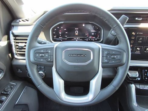 Used 2025 GMC Sierra 2500 Denali w/ Denali Reserve Package AWD/4WD image 18
