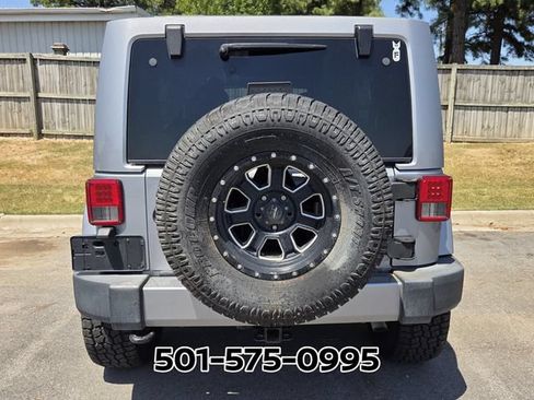 Used 2016 Jeep Wrangler Unlimited Sahara AWD/4WD image 4