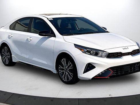 Used 2023 Kia Forte GT-Line w/ GT-Line Premium Package image 2