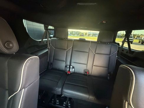 Used 2025 Cadillac Escalade ESV Sport w/ Touring Package AWD/4WD image 16