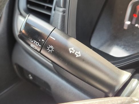 Used 2020 Honda CR-V LX image 31