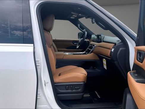 New 2026 Nissan Armada SL w/ Captain's Chari Seat Package AWD/4WD image 10