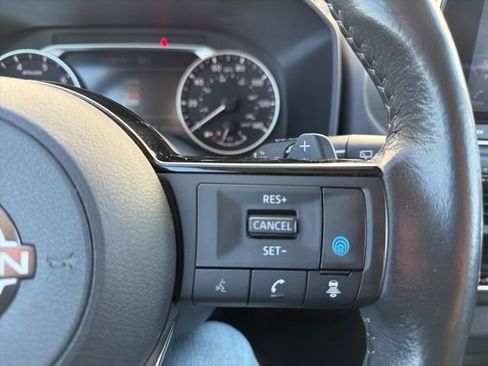 Used 2023 Nissan Rogue SV w/ SV Premium B Package image 21