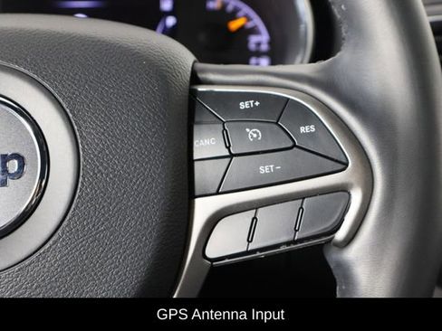 Used 2021 Jeep Grand Cherokee Laredo X image 10