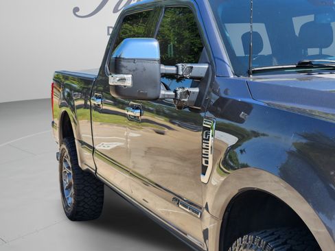 Used 2022 Ford F250 Platinum w/ FX4 Off-Road Package AWD/4WD image 34
