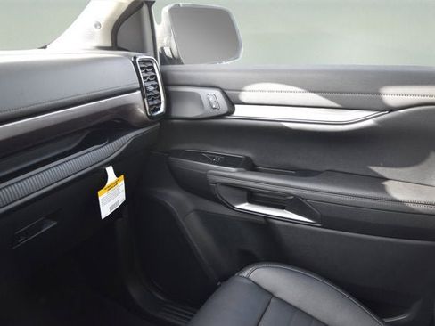 New 2025 Ford Ranger Lariat w/ Black Appearance Package image 11