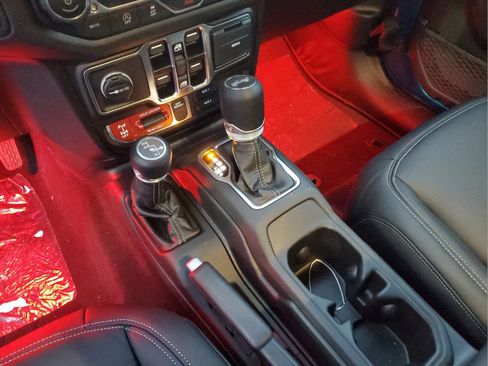 New 2025 Jeep Wrangler Unlimited Sport AWD/4WD image 36