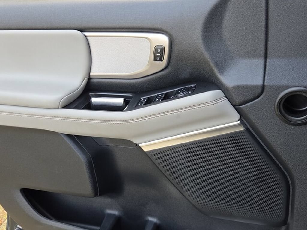 Used 2025 Ford Expedition Active AWD/4WD image 35