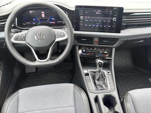 New 2026 Volkswagen Jetta SE FWD image 18