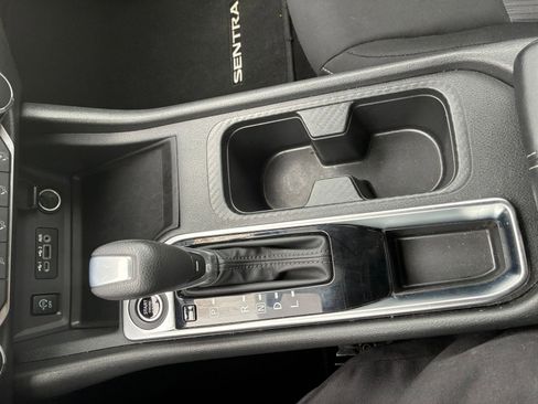 Used 2025 Nissan Sentra SV FWD image 34