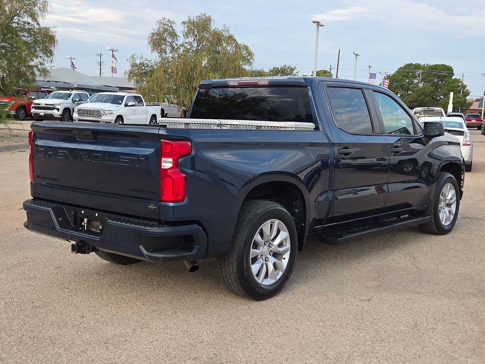 Used 2020 Chevrolet Silverado 1500 Custom w/ Custom Value Package RWD image 8