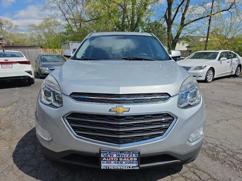 Used 2017 Chevrolet Equinox LT w/ Convenience Package image 4