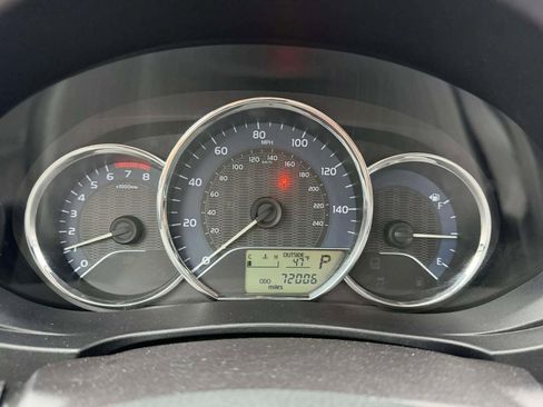 Used 2015 Toyota Corolla LE image 29