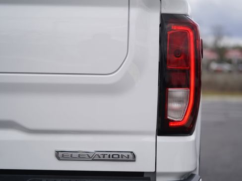 Used 2022 GMC Sierra 1500 Elevation image 40