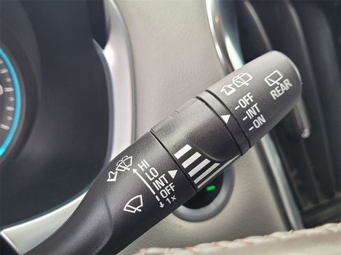 Used 2018 Chevrolet Traverse LT image 28