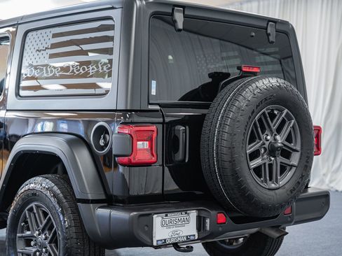 Used 2024 Jeep Wrangler Sport AWD/4WD image 6