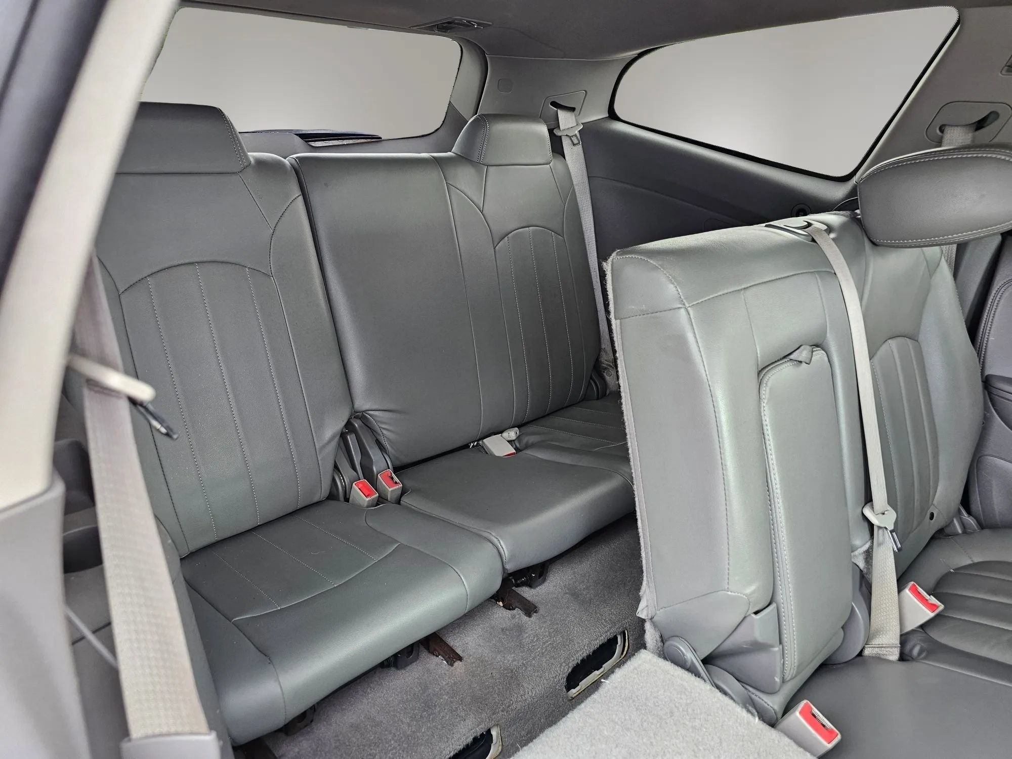Used 2015 Chevrolet Traverse LT w/ Style and Technology Package FWD image 8