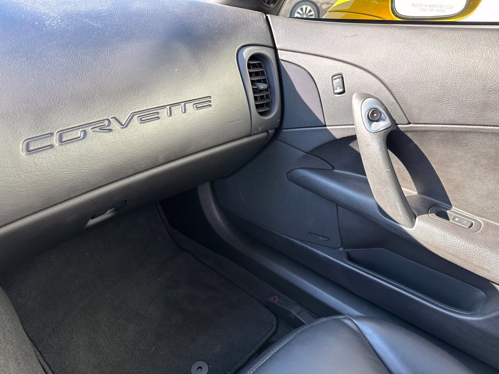 Used 2006 Chevrolet Corvette Coupe w/ Preferred Equipment Group RWD image 23
