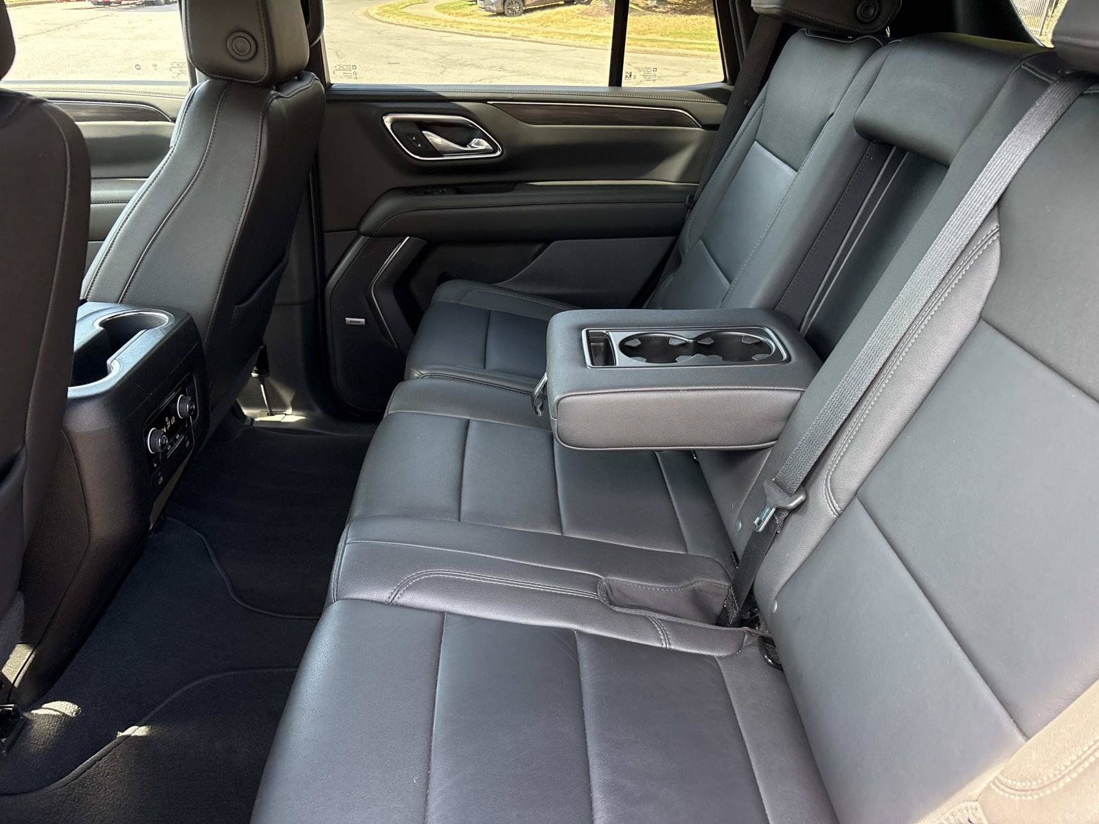 Used 2024 Chevrolet Tahoe LT w/ Luxury Package RWD image 30