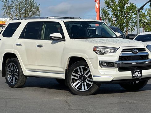 Used 2023 Toyota 4Runner Limited AWD/4WD image 2