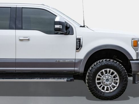 Used 2021 Ford F350 Lariat w/ Chrome Package image 8