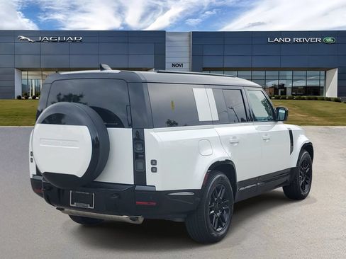 Used 2026 Land Rover Defender 130 X-Dynamic SE AWD/4WD image 3