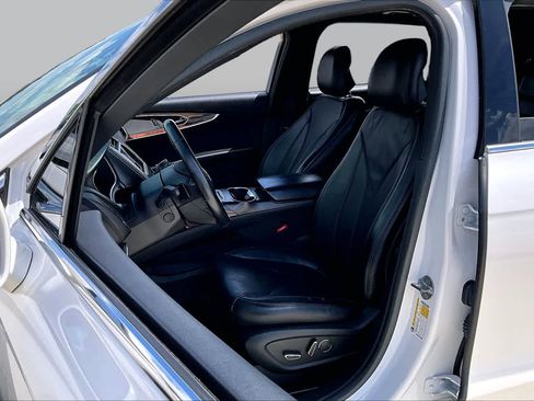 Used 2018 Lincoln MKX Reserve w/ Driver Assistance Package FWD image 8