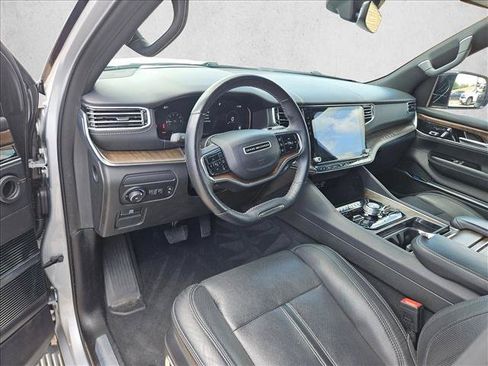 Used 2023 Jeep Grand Wagoneer 4WD image 10
