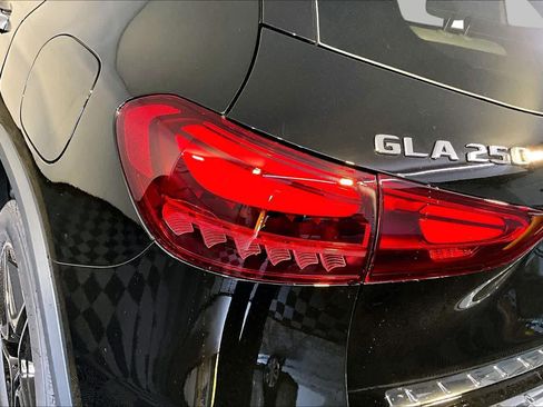 New 2026 Mercedes-Benz GLA 250 4MATIC image 5