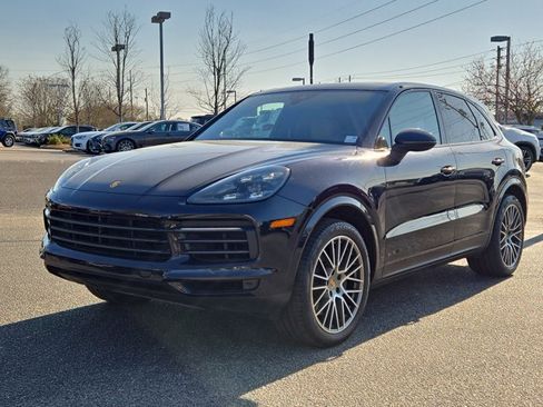 Used 2023 Porsche Cayenne Platinum Edition AWD/4WD image 1