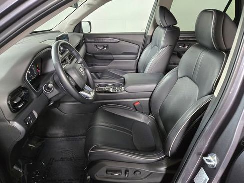 Used 2023 Honda Pilot Elite image 13