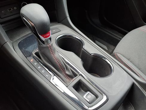 Used 2024 Chevrolet Equinox RS w/ LPO, Floor Liner Package FWD image 23