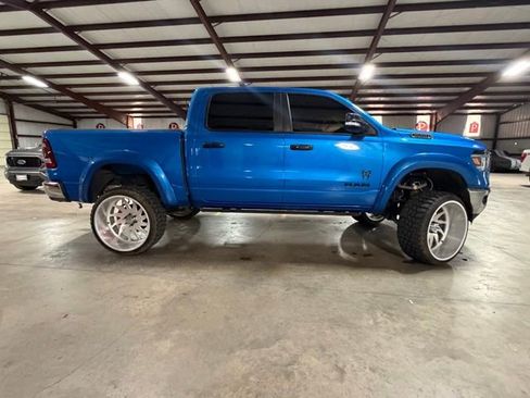 Used 2022 RAM 1500 Laramie AWD/4WD image 5