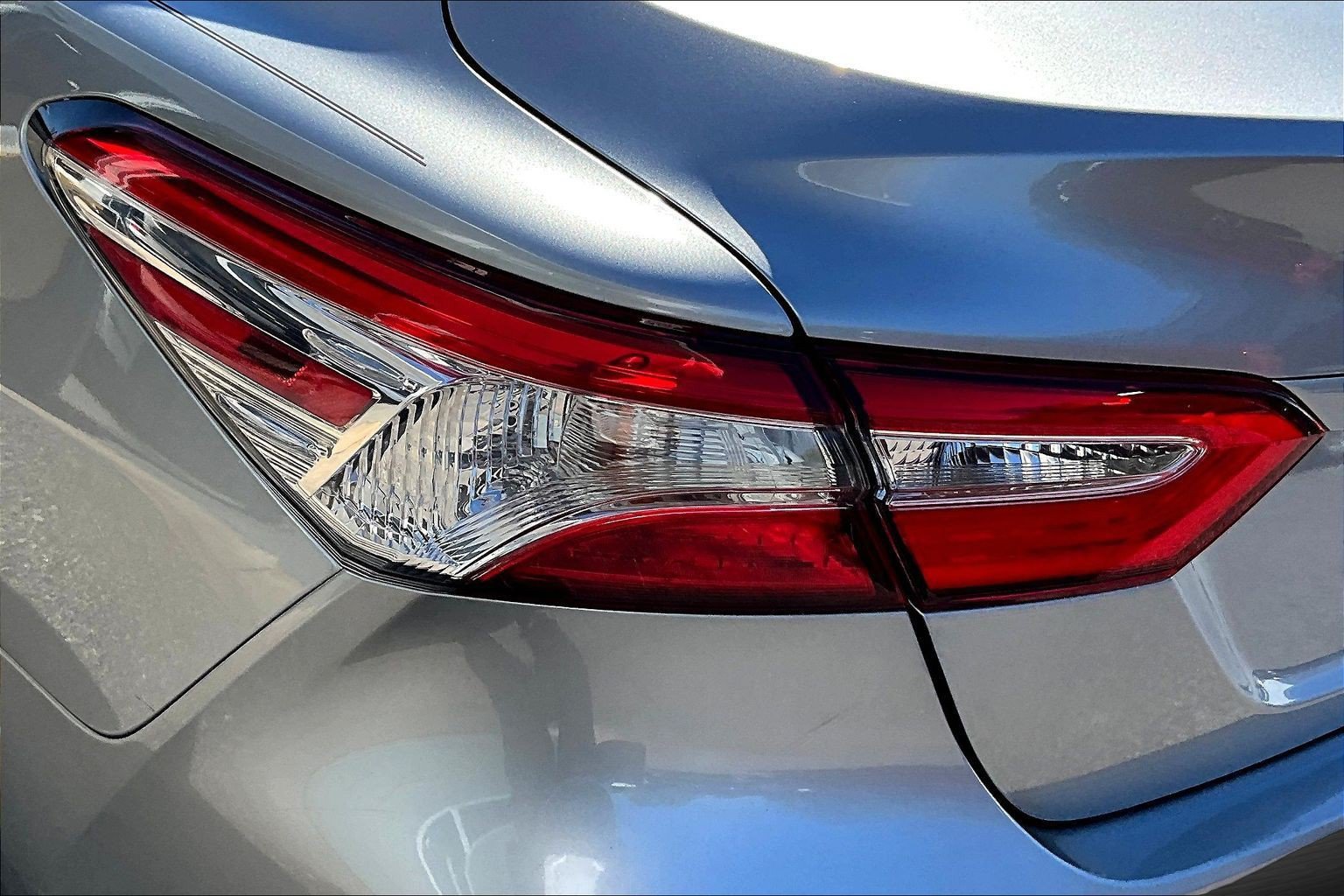 Used 2019 Toyota Camry LE FWD image 19