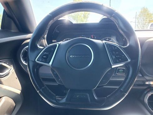 Used 2017 Chevrolet Camaro LT RWD image 19