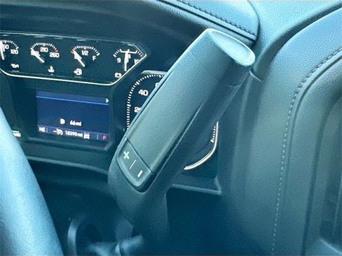 Used 2022 GMC Sierra 2500 SLT image 16