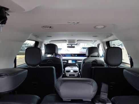 New 2026 Lincoln Navigator L Premier image 25