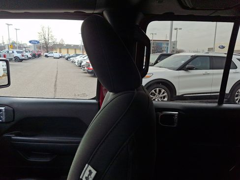 Used 2021 Jeep Wrangler Unlimited Sport image 17