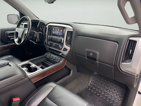 Used 2015 GMC Sierra 1500 SLT w/ SLT Crew Cab Value Package image 32
