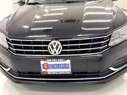 Used 2019 Volkswagen Passat 2.0T Wolfsburg w/ Wheels & Sunroof Package FWD image 9